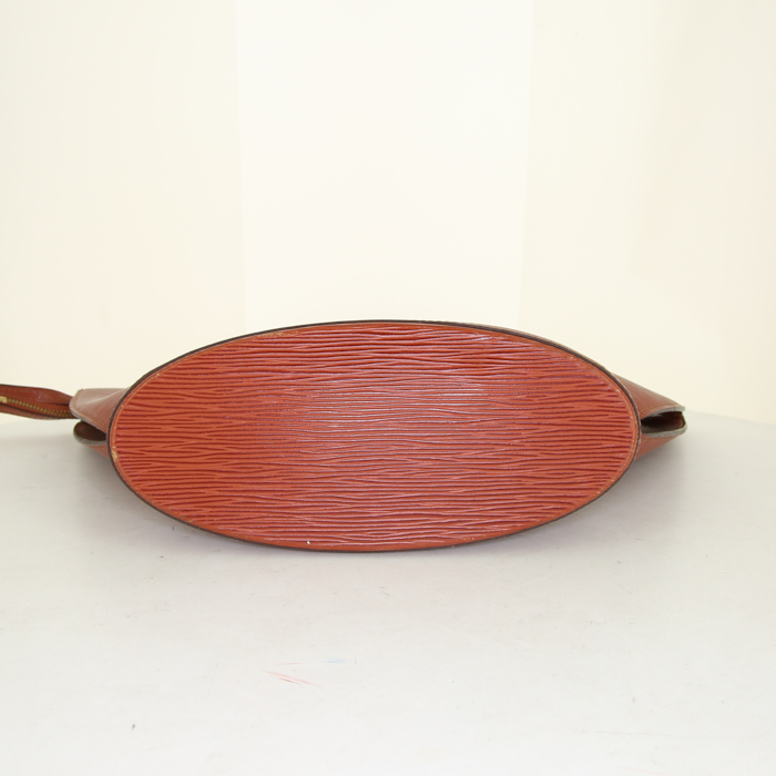 Sac à main Louis Vuitton Saint Jacques petit modèle en cuir épi cognac - Detail D4