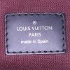 Porta-documentos Louis Vuitton Voyage en lona Monogram marrón y cuero negro - Detail D4 thumbnail