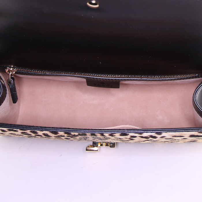 Borsa a spalla Gucci Sylvie in puledro beige con stampa leopardata e pelle nera - Detail D2