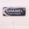 Borsa a tracolla Chanel 2.55 in tela beige con motivo e paillettes bianche - Detail D4 thumbnail