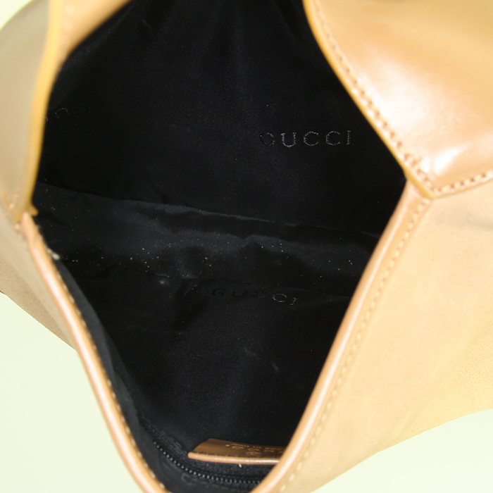 Gucci Bardot handbag in beige suede and beige leather - Detail D2