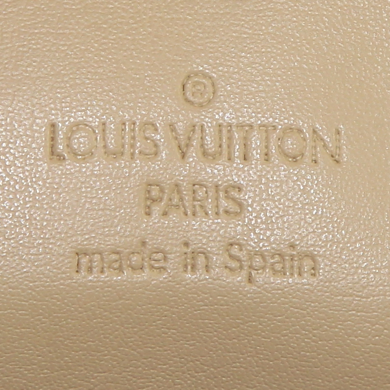 Louis Vuitton Houston bag worn on the shoulder or carried in the hand in beige monogram patent leather and natural leather - Detail D3