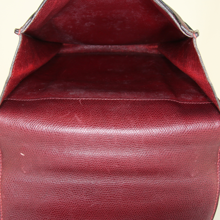 Sac porté épaule ou main Hermès Bobby en cuir epsom bordeaux - Detail D3