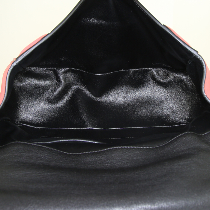Chloé Elsie bag worn on the shoulder or carried in the hand in pink leather - Detail D3