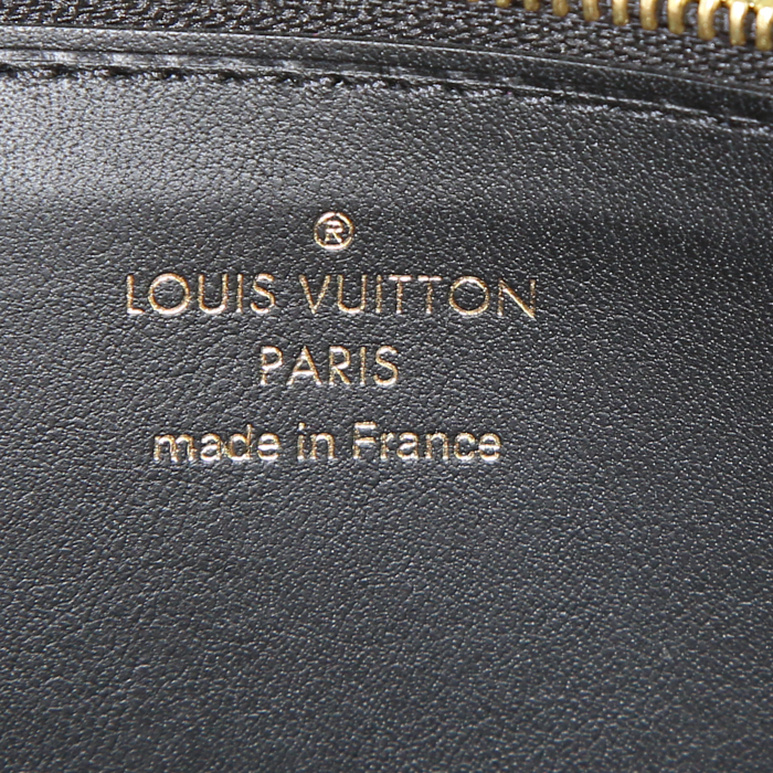 Portafogli Louis Vuitton Capucines Soleil in pelle martellata nera - Detail D3