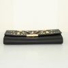 Louis Vuitton Capucines Soleil wallet in black grained leather - Detail D4 thumbnail