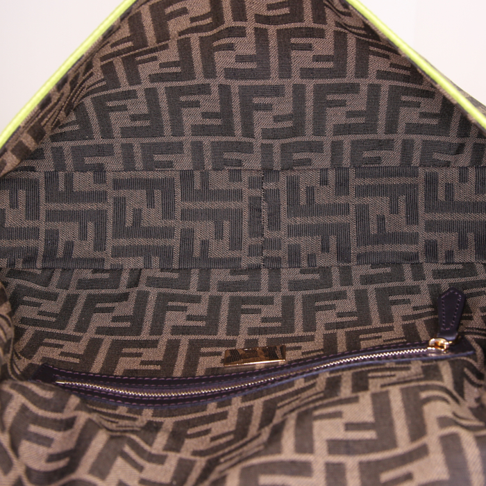 Bolso de mano Fendi Baguette en lona Monogram marrón y junco verde - Detail D3