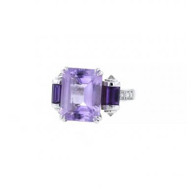 Mauboussin Couleur Baiser ring in white gold,  amethyst and diamonds and in amethyst