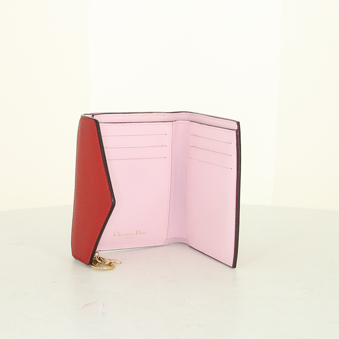 Dior Diorissimo small wallet in red grained leather - Detail D2