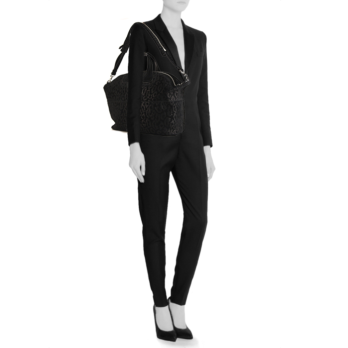 Sac bandoulière Givenchy  Nightingale en Veau velours noir - Detail D2