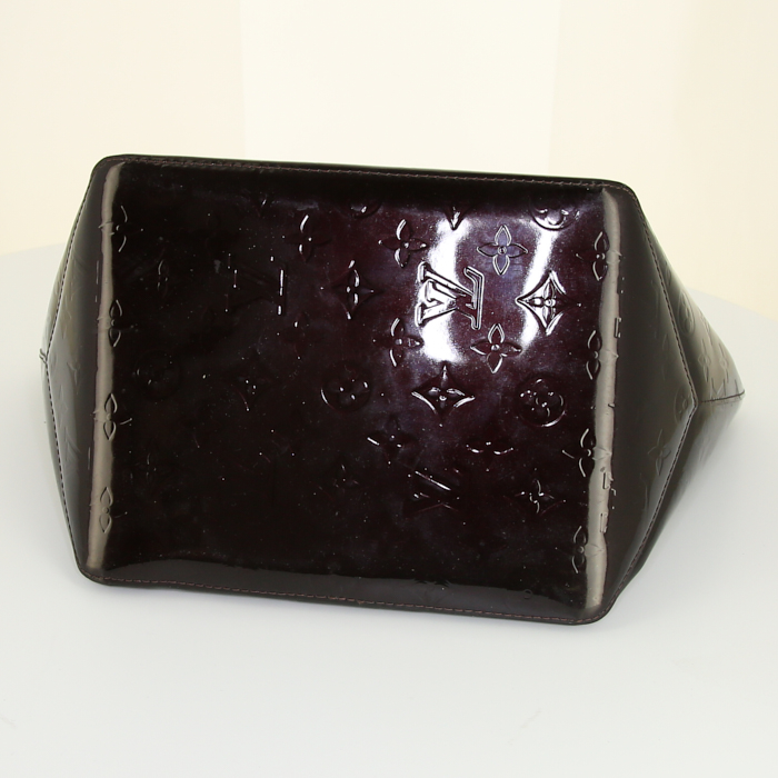 Louis Vuitton Bellevue small model handbag in burgundy monogram patent leather and natural leather - Detail D4