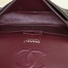 Bolso bandolera Chanel Timeless en cuero acolchado negro - Detail D3 thumbnail