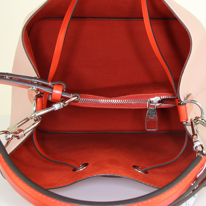 Borsa a spalla Louis Vuitton Néonoé in pelle Epi rosa e pelle rossa - Detail D3