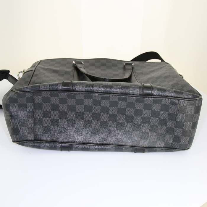 Sac cabas Louis Vuitton Tadao Cabas en toile damier grise et cuir noir - Detail D5