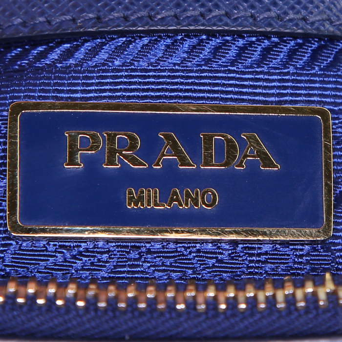 Bolso de mano Prada Galleria en cuero saffiano azul - Detail D4