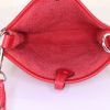 Bolso bandolera Hermès Mini Evelyne en cuero togo rojo - Detail D2 thumbnail