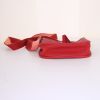 Sac bandoulière Hermès Mini Evelyne en cuir togo rouge - Detail D4 thumbnail