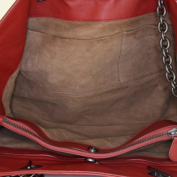 Sac cabas Bottega Veneta Fourre-tout en cuir intrecciato rouge - Detail D2