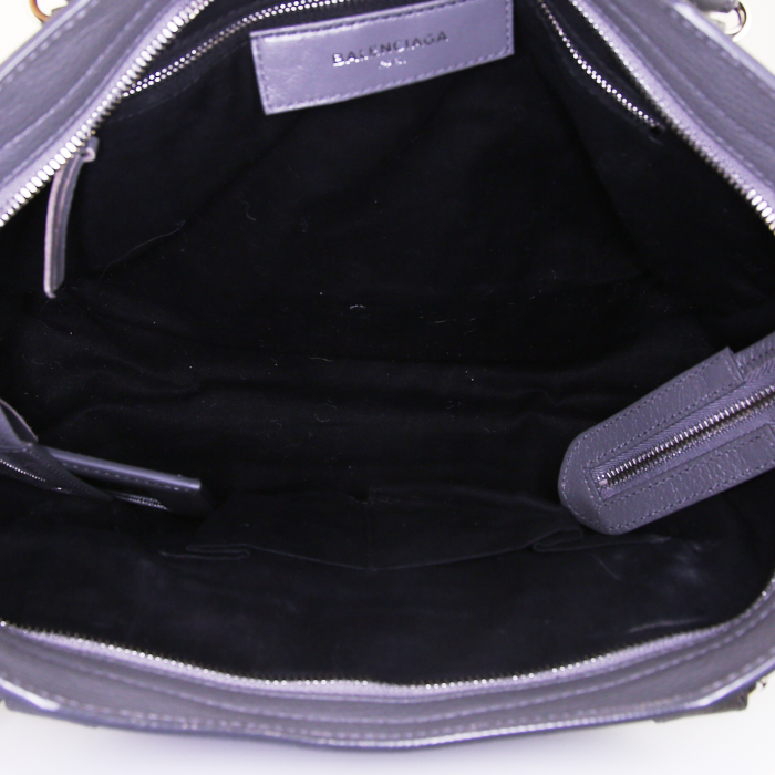 Sac à main Balenciaga Metallic Edge en cuir grainé gris - Detail D3