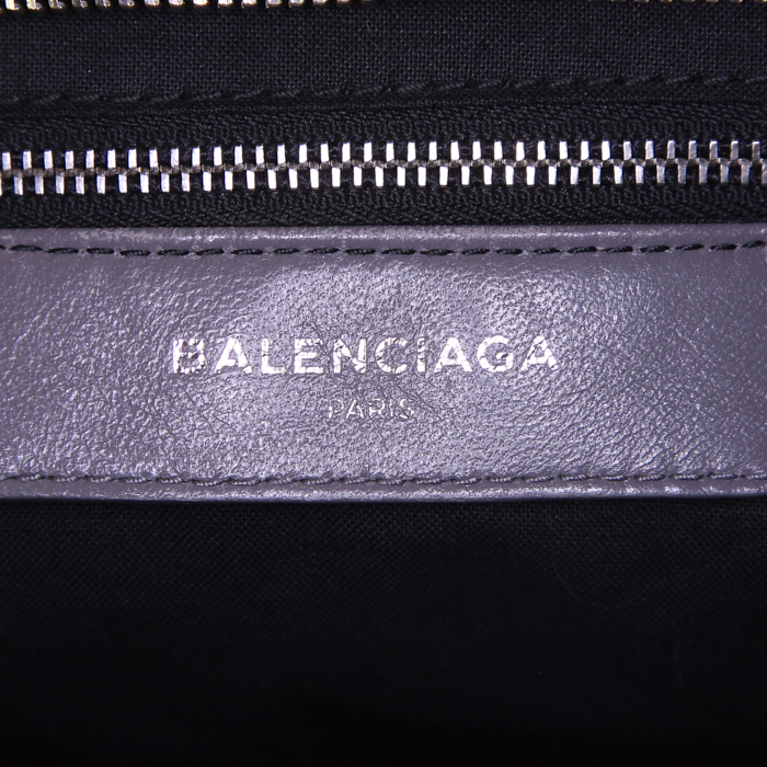 Balenciaga Metallic Edge handbag in grey grained leather - Detail D4