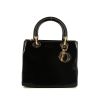 Bolso para llevar al hombro o en la mano Dior Lady Dior modelo mediano en cuero esmaltado negro - 360 thumbnail