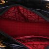 Sac porté épaule ou main Dior Lady Dior moyen modèle en cuir glacé noir - Detail D3 thumbnail