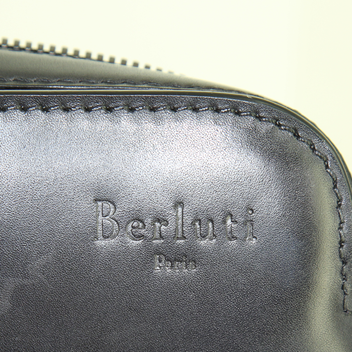 Berluti pouch in black leather - Detail D3