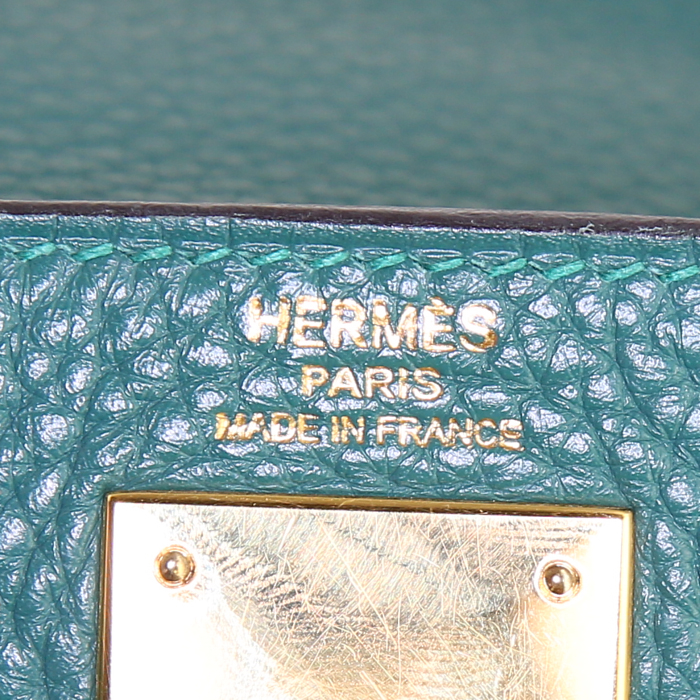 Hermes Kelly 28 cm handbag in malachite green togo leather - Detail D4
