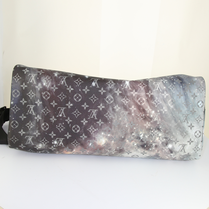 Borsa da viaggio Louis Vuitton Keepall 50 cm Galaxy in tela monogram grigia con motivo e pelle nera - Detail D5