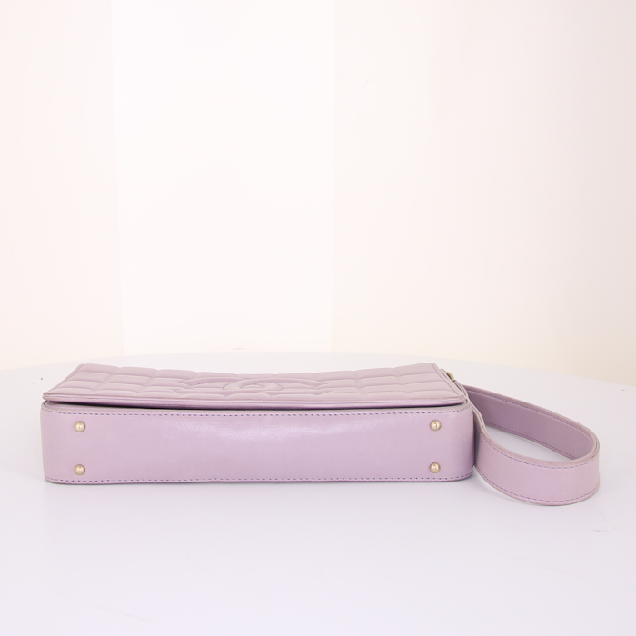 Chanel Choco bar bag worn on the shoulder or carried in the hand in parma quilted leather - Detail D4