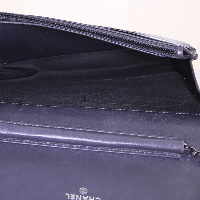 Borsa a tracolla Chanel Wallet on Chain in pitone bicolore grigio e bianco - Detail D2