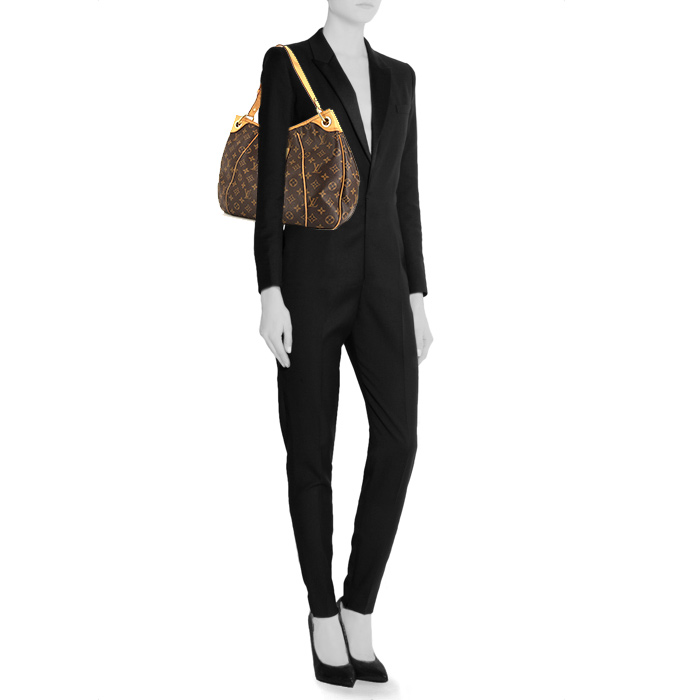 Louis Vuitton Galliera small model handbag in brown monogram canvas and natural leather - Detail D1