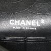 Bolso de mano Chanel 2.55 en satén negro - Detail D4 thumbnail