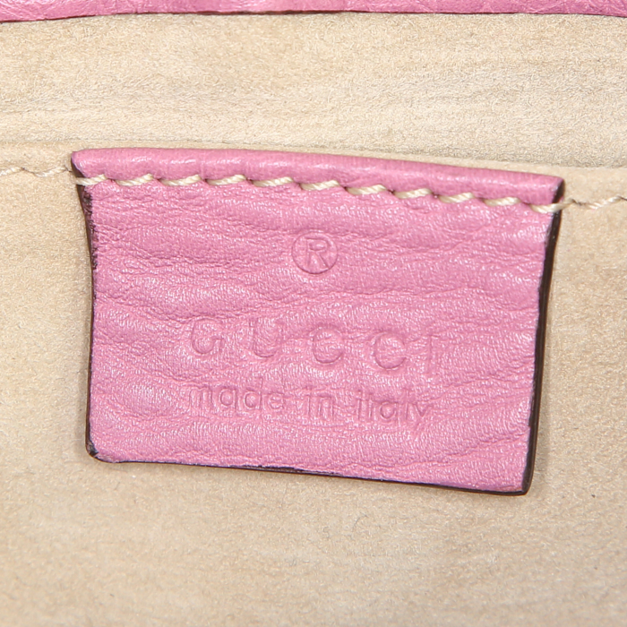 Gucci 1973 shoulder bag in pink grained leather - Detail D3