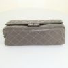 Chanel 2.55 handbag in etoupe quilted leather - Detail D5 thumbnail