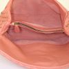Pochette Bottega Veneta in pelle intrecciata rosa pallido - Detail D2 thumbnail