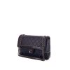 Bolso bandolera Chanel Timeless en cuero acolchado azul y negro - 00pp thumbnail