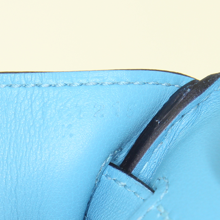 Bolso de mano Hermes Birkin 25 cm en cuero swift azul du nord - Detail D4