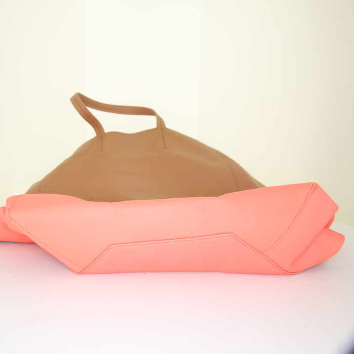 Shopping bag Celine Vertical in pelle bicolore beige e rosa - Detail D4
