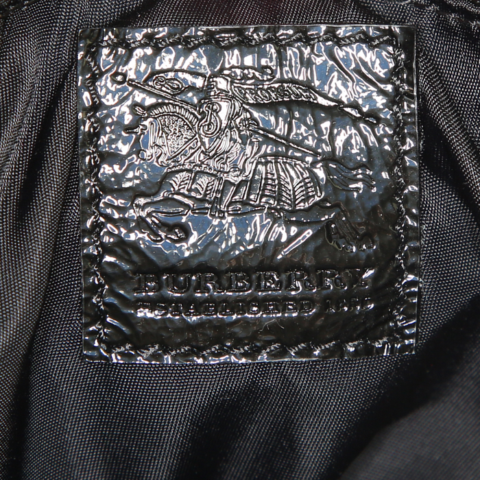 Bolso de mano Burberry Victoria en lona Haymarket negra, beige y blanca y charol negro - Detail D3