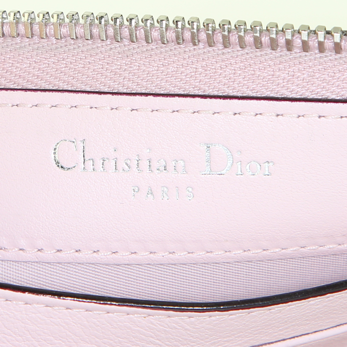 Billetera Dior Diorissimo en cuero color frambuesa - Detail D4