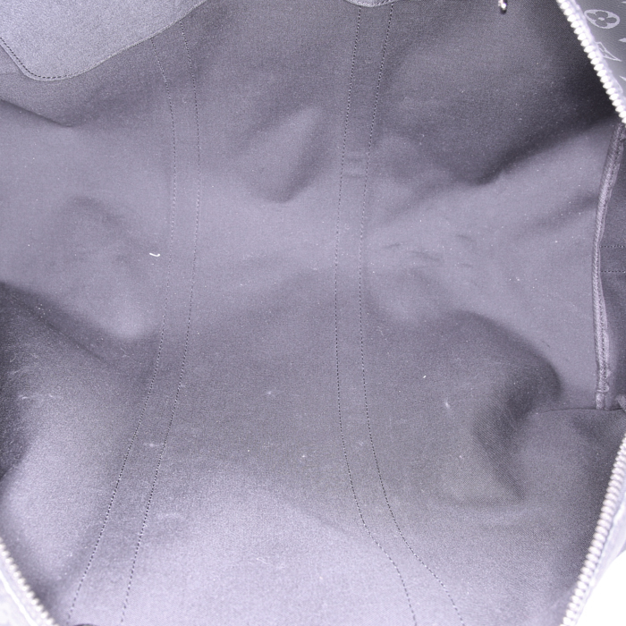 Sac de voyage Louis Vuitton Keepall 55 cm en toile monogram Éclipse grise et cuir noir - Detail D3