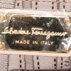 Borsa Salvatore Ferragamo Gancini in pelle beige rosato - Detail D3 thumbnail