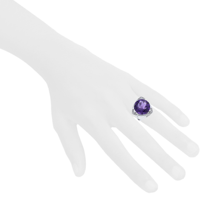 Mauboussin Tellement Divine Toi ring in white gold,  amethyst and diamonds - Detail D1