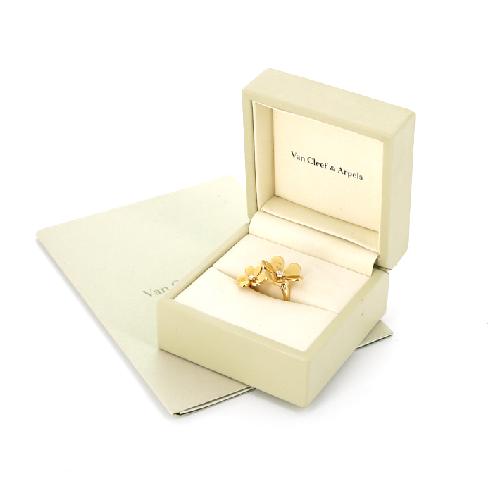 Van Cleef
Arpels Frivole ring in yellow gold and diamonds - Detail D2
