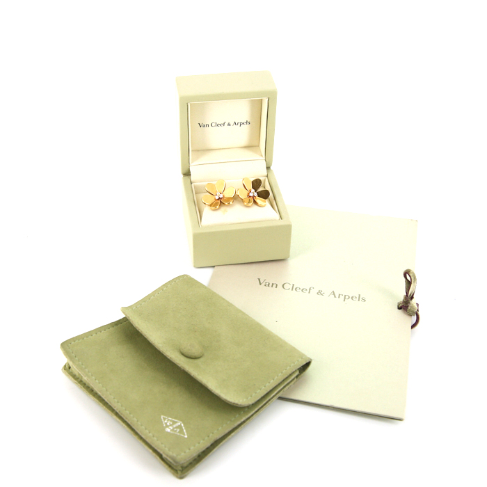 Paire de boucles d'oreilles Van Cleef & Arpels Frivole grand modèle en or jaune et diamants - Detail D2