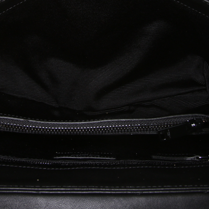 Saint Laurent Loulou shoulder bag in black chevron quilted leather - Detail D3