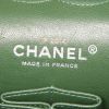Sac à main Chanel Timeless Classic en cuir verni matelassé vert-kaki - Detail D4 thumbnail