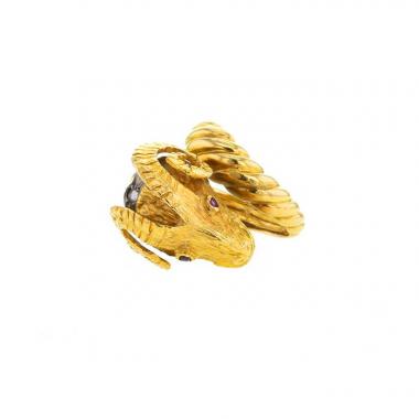 Lalaounis Animal Head ring in yellow gold,  ruby and diamond