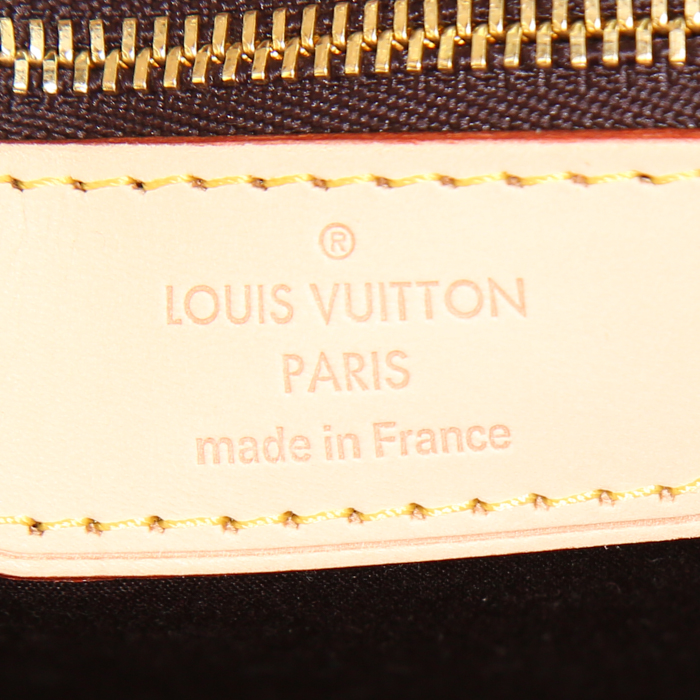 Sac à main Louis Vuitton Brea en cuir verni violet Amarante et cuir naturel - Detail D4